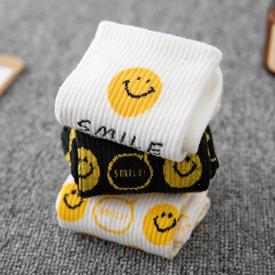 Cartoon Smiley Socks Women Japanese Fashion Kawaii Cute Crew Socks Girls White Black Smile Face Casual Cotton Sock