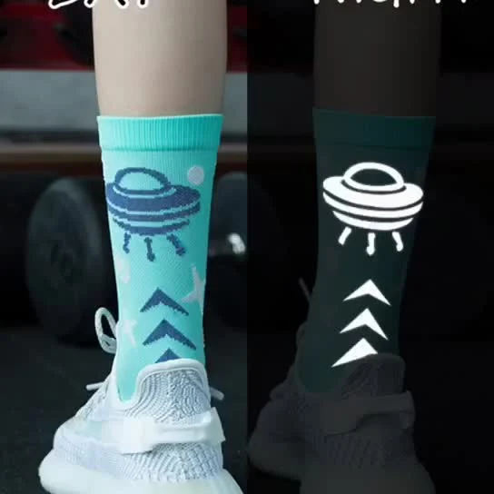 Low Price High Quality Hot Sale Basketball Playing Sports Crew Pile Socks for Unisex